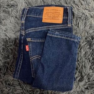 Levi skinny jeans!
